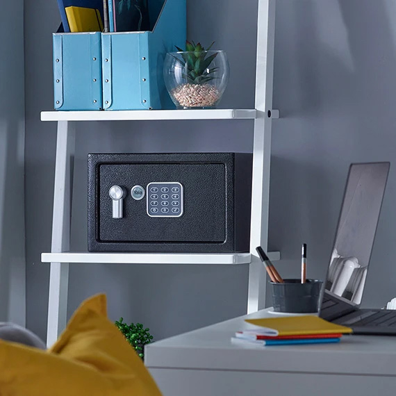 Yale Dot tap to unlock